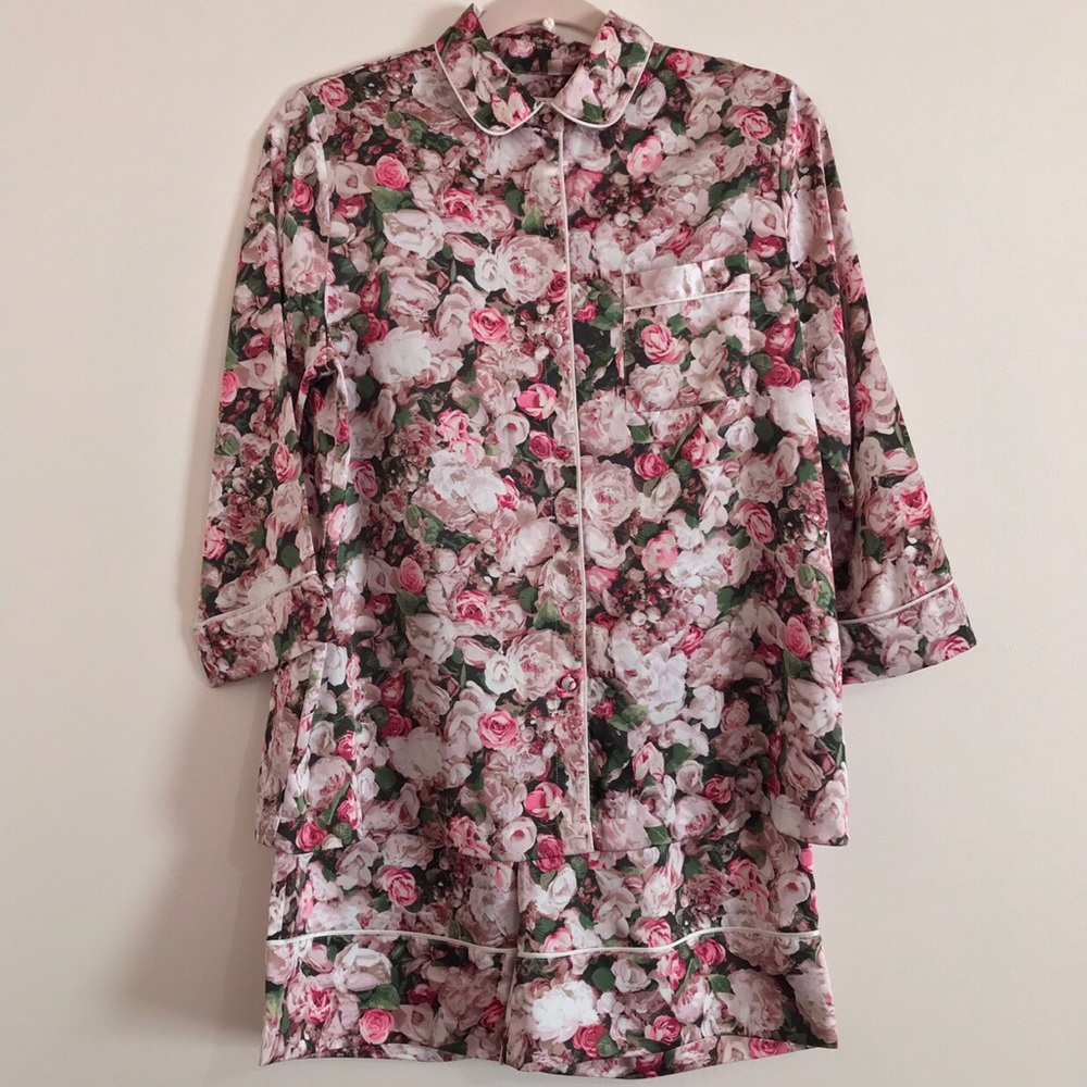 🎀 Satin Floral Pajamas NWOT 🎀